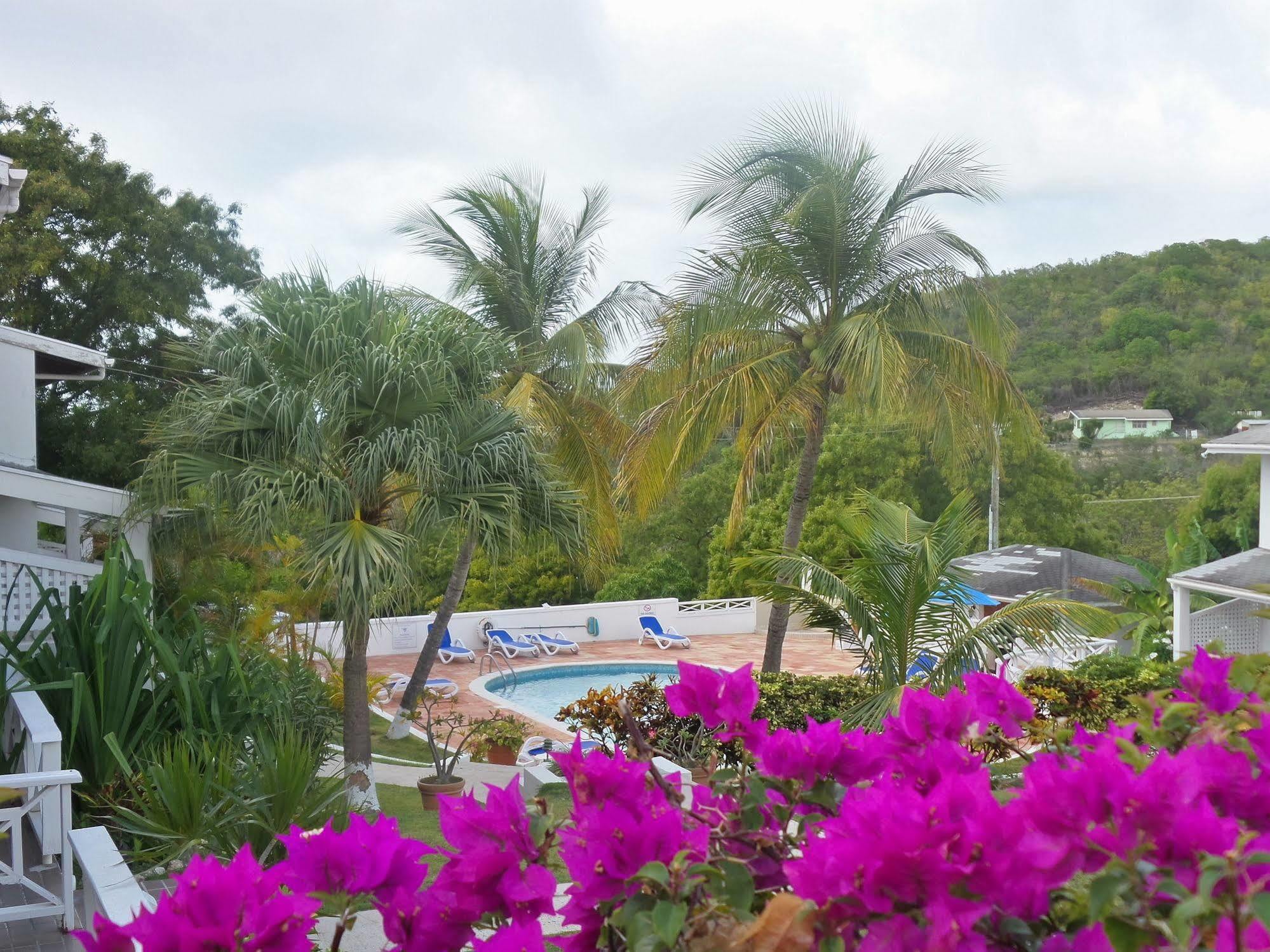 Dickenson Bay Cottages Cedar Grove Exterior foto
